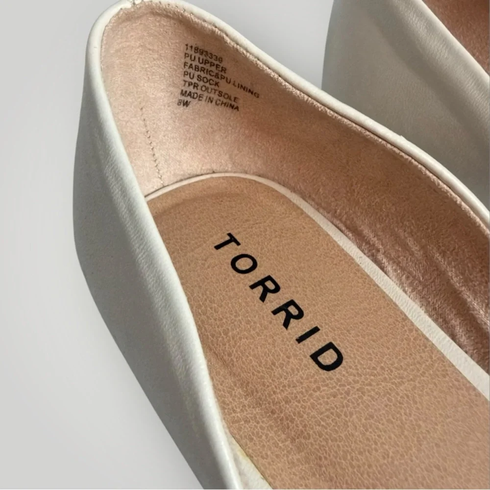 Torrid Flats 8W Snake Print Pointed Toe D’Orsay Trendy Shoes Beige Like New